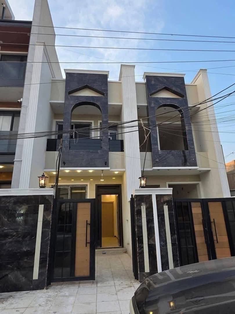 دار للبيع100م حي الجهاد ديوان المخابرات قرب شارع 60 - Image 1