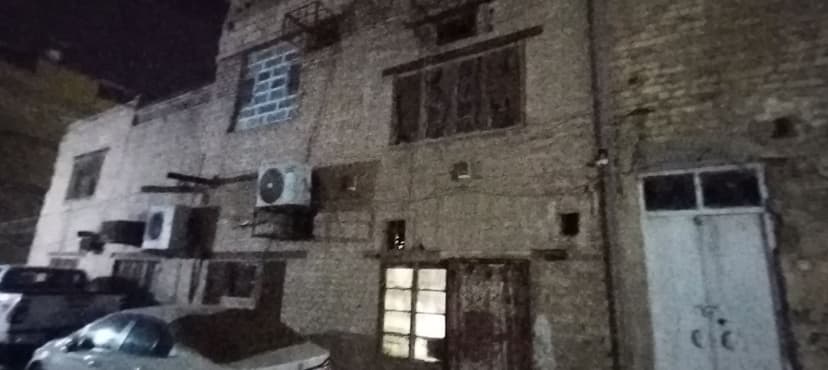 بيت تجاري للبيع