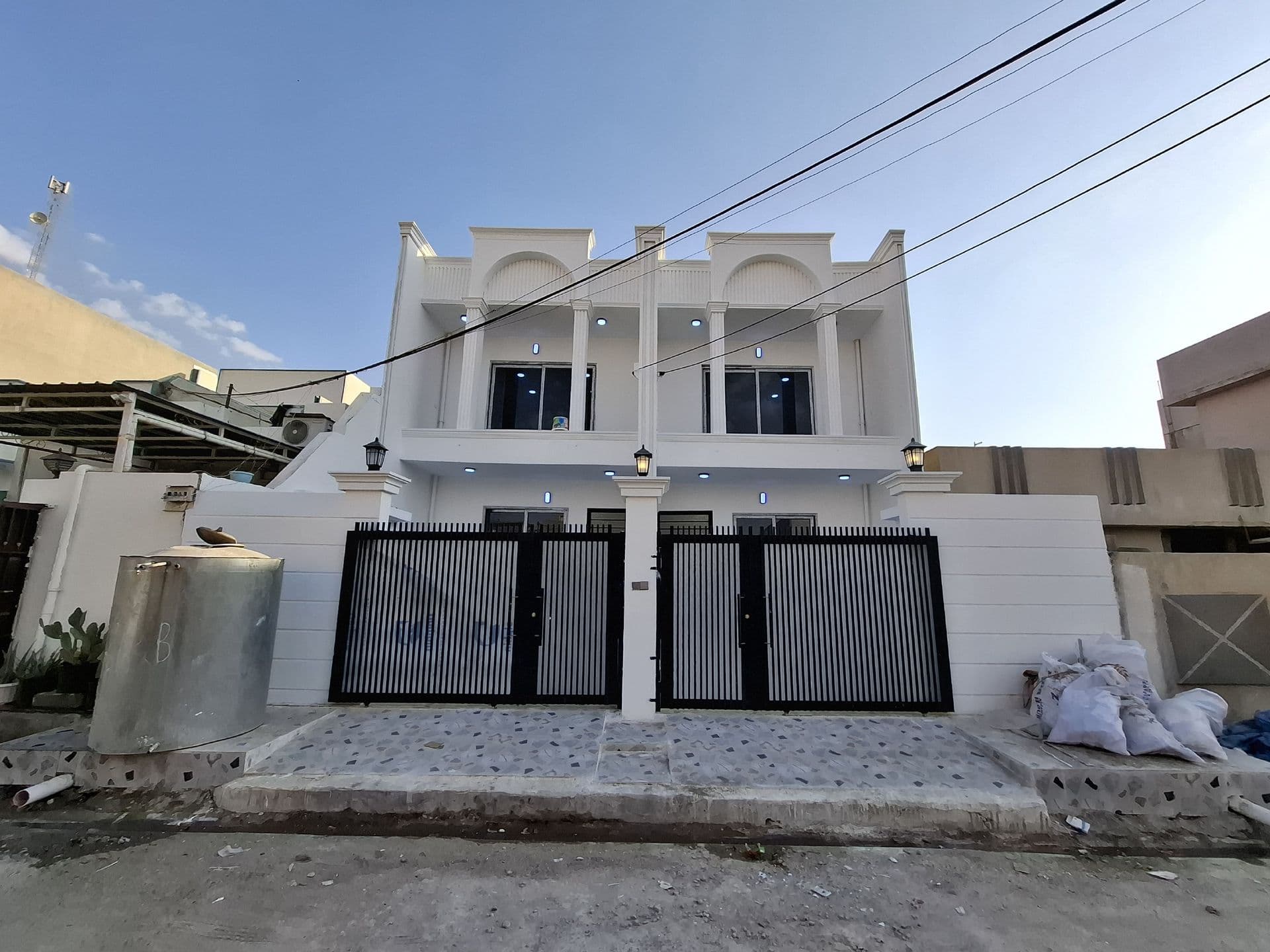 دار للبيع حي شهداء  - Image 1