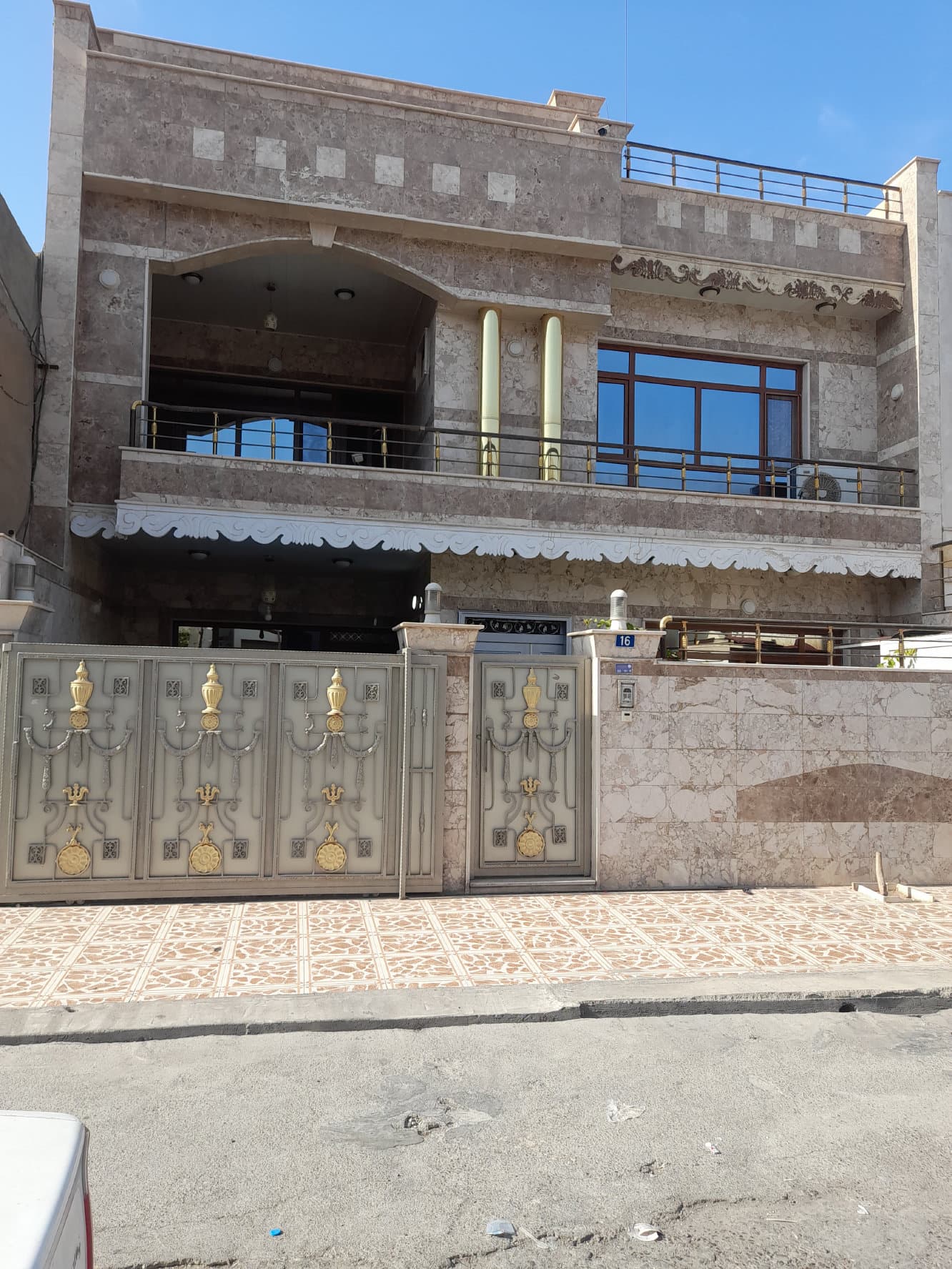  بیت للبیع