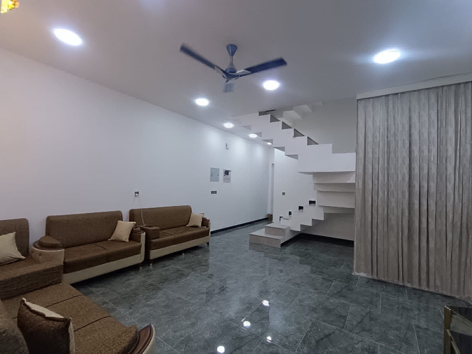 دار طابقين للبيع  - Thumbnail 5