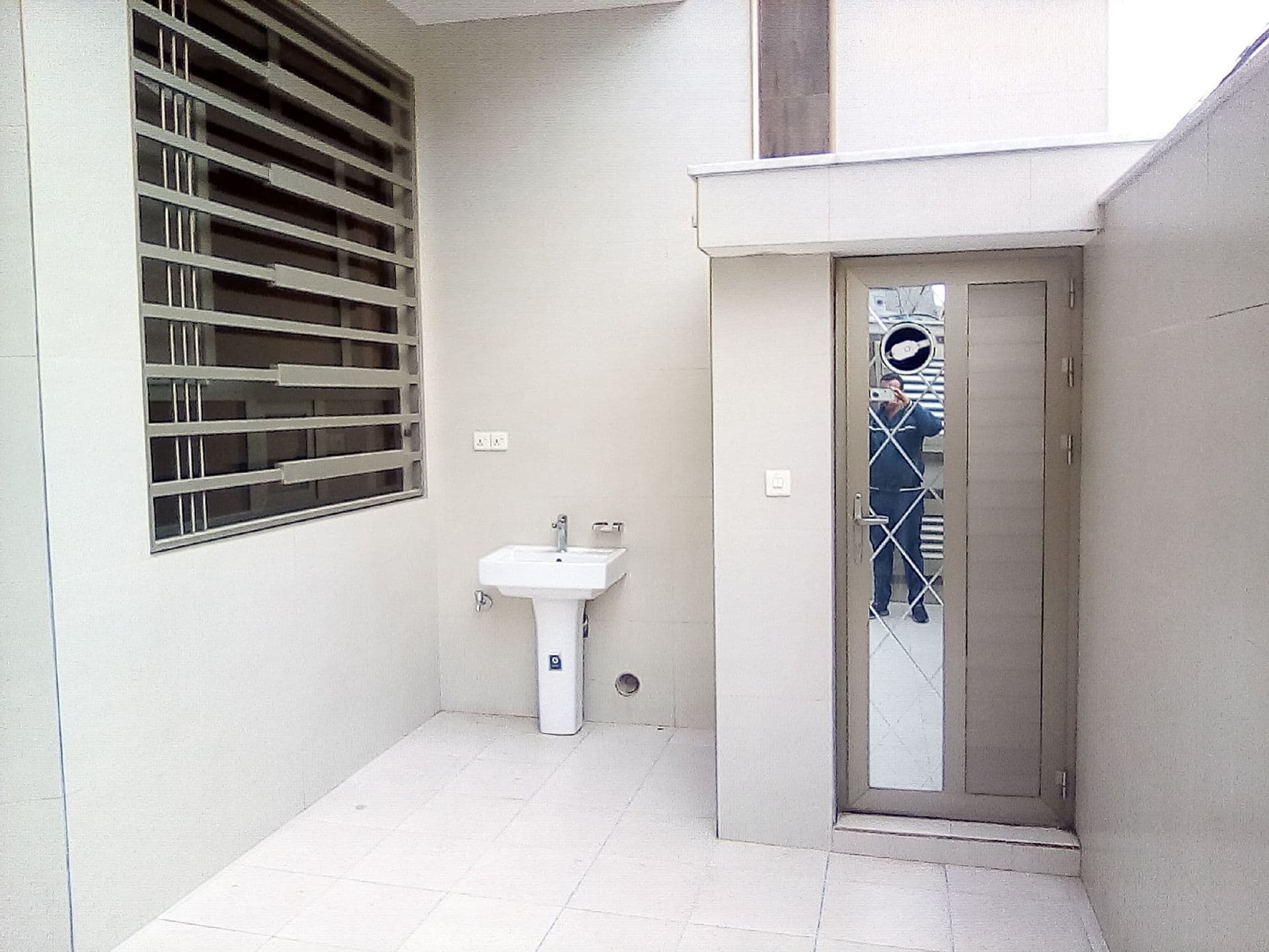 ثلاثه طوابق - Thumbnail 115