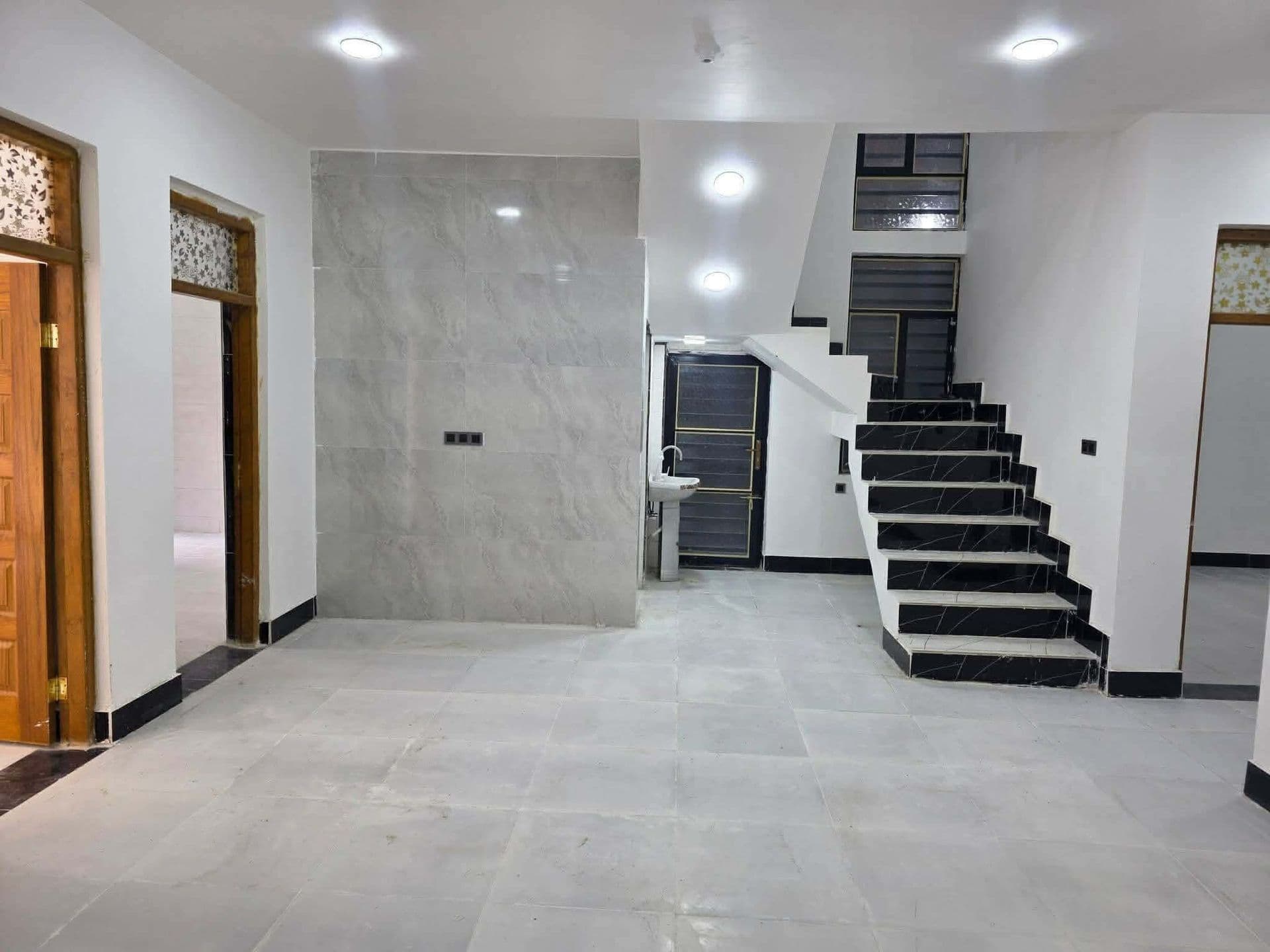 بيت للبيع - Image 1