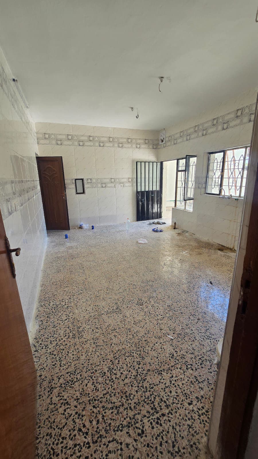 دار ملك صرف طبقين  - Image 1