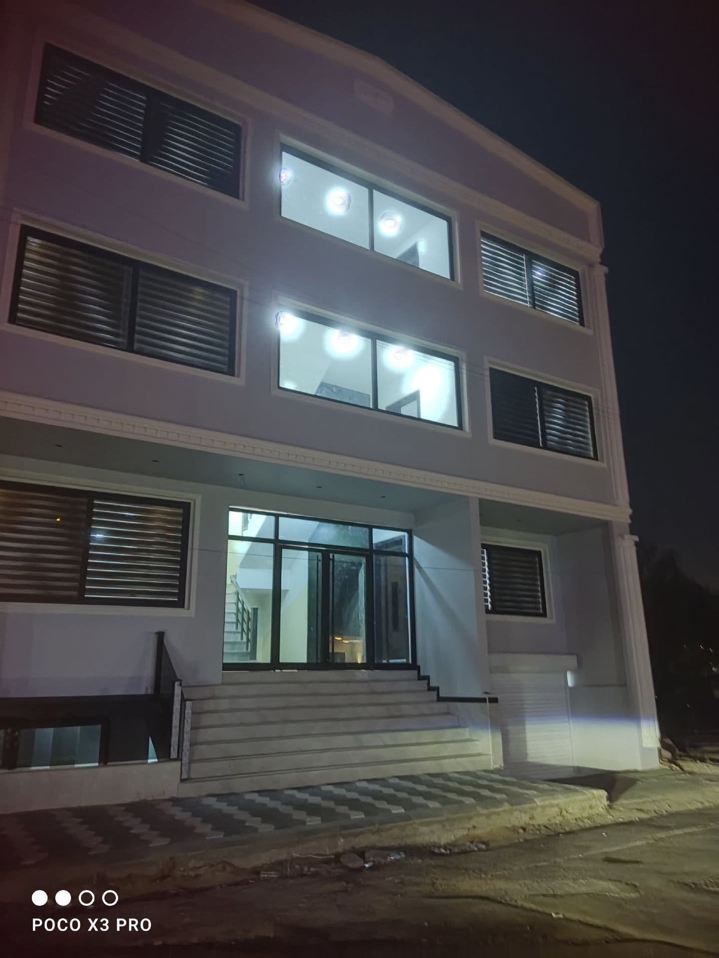 شقه طابق ثالث - Image 1