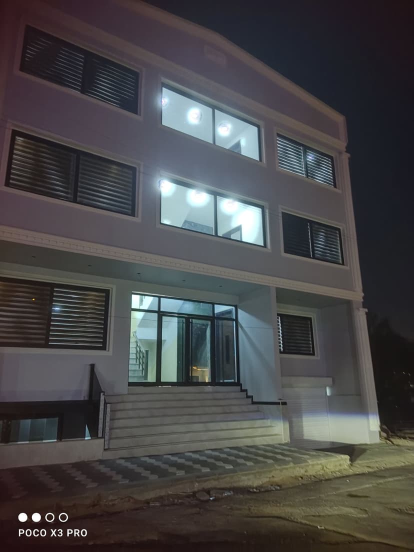 شقه طابق ثالث