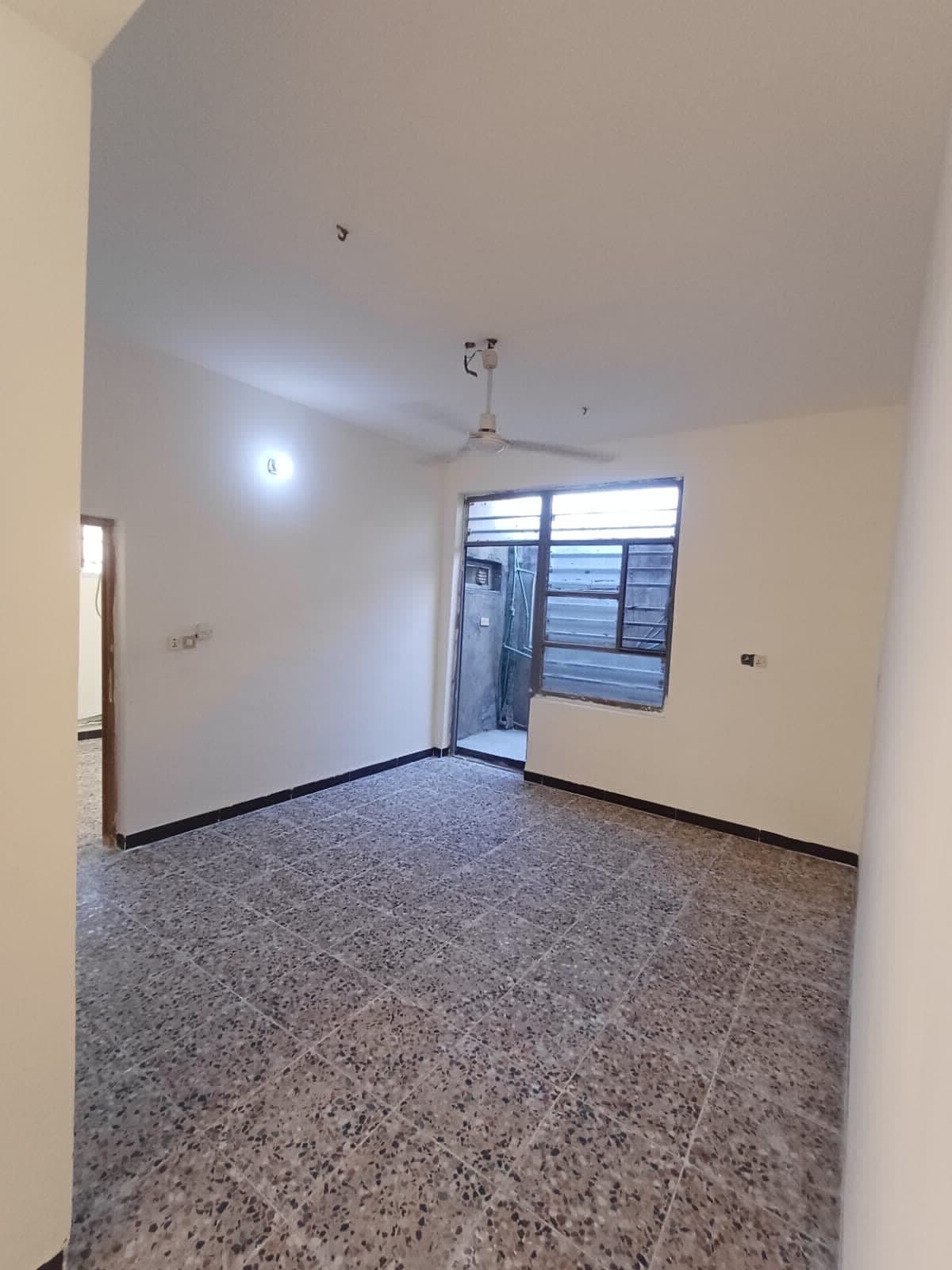 بيت للبيع في حي الجامعة - Image 1