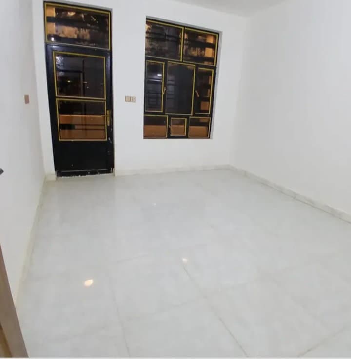 دار للبيع جديد تسليم مفتاح في حي البساتين  - Image 1