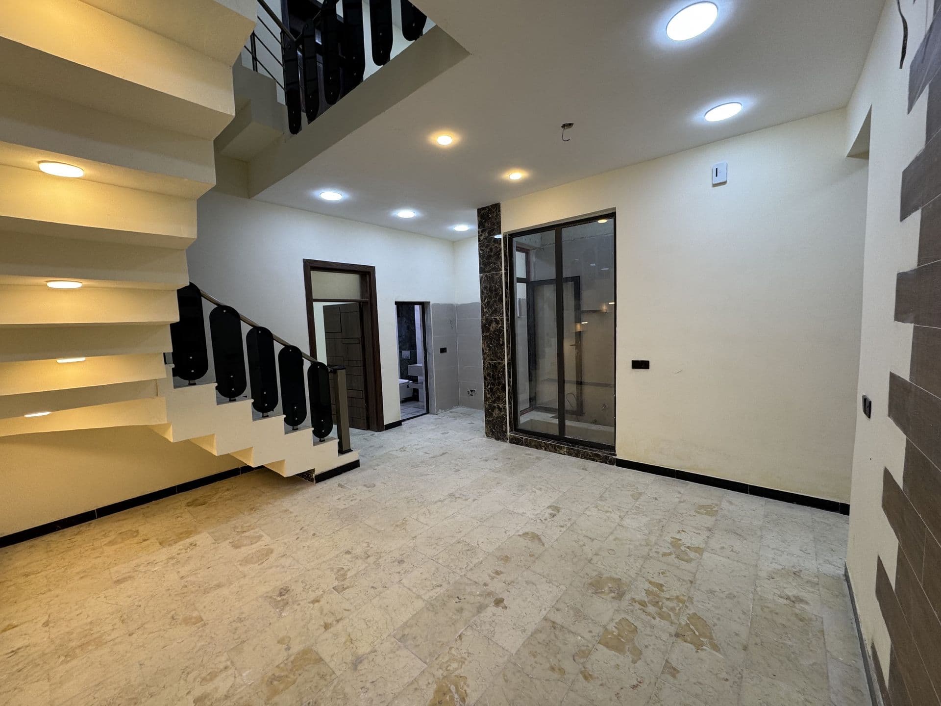 دار للبيع 120متر في حي الجهاد خلف اربع شوارع  - Thumbnail 7