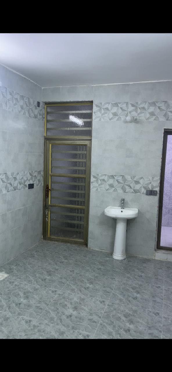 مشتمل ثلاث طوابق  - Image 1