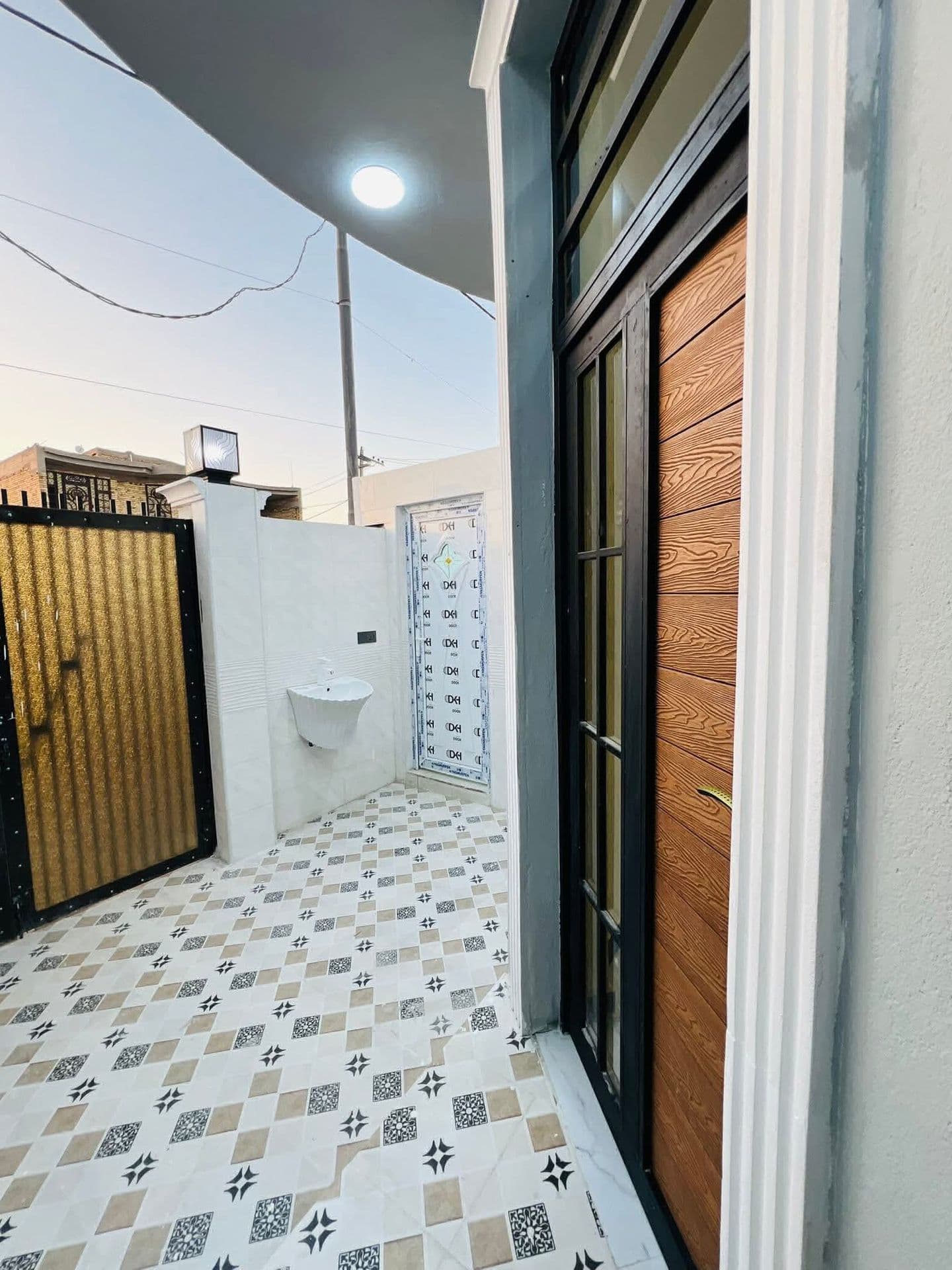 مشتمل للبيع - Image 1