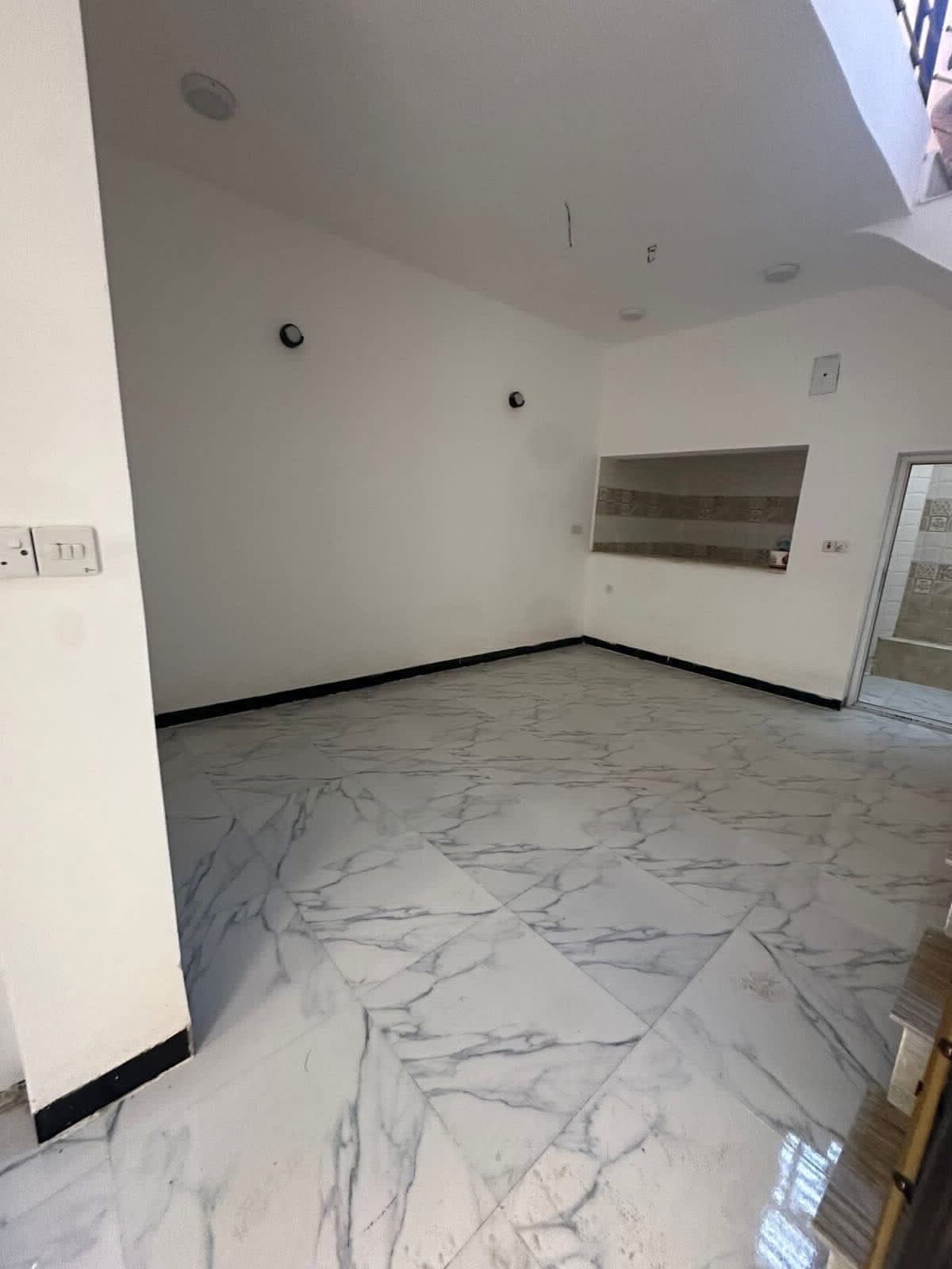 💎 للأيجار في السيدية 💎منشور رقم((382))بيت 55 متر يحتوي على 2 نوم و مطبخ وصالة و خدمات الموقع📍الاقتصادين للأستفسار📞07775633891الضباط قرب مجمع السفير 📍مكتب المتحدة للاستثمار العقاري 📍 - Image 1