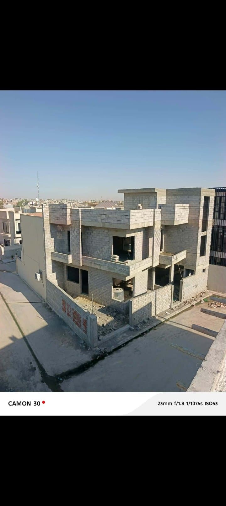  هيكل عظم كامل ركن مساحه ٢٢٦ واجه ١٤ يتكون الهيكل من طابقين وبيتونه