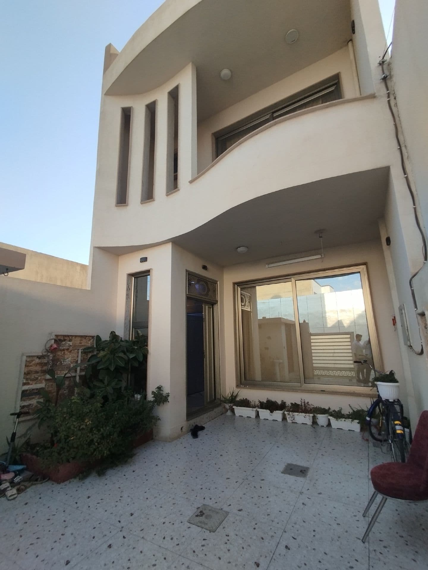 الدار للبيع طابقين منطقة حسابات  - 4