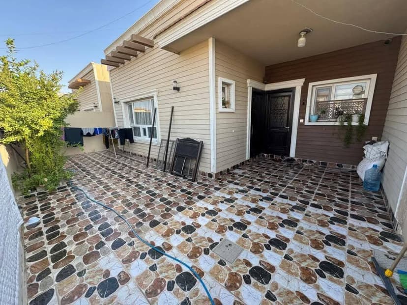 دار للبيع في مجمع كروب ستي