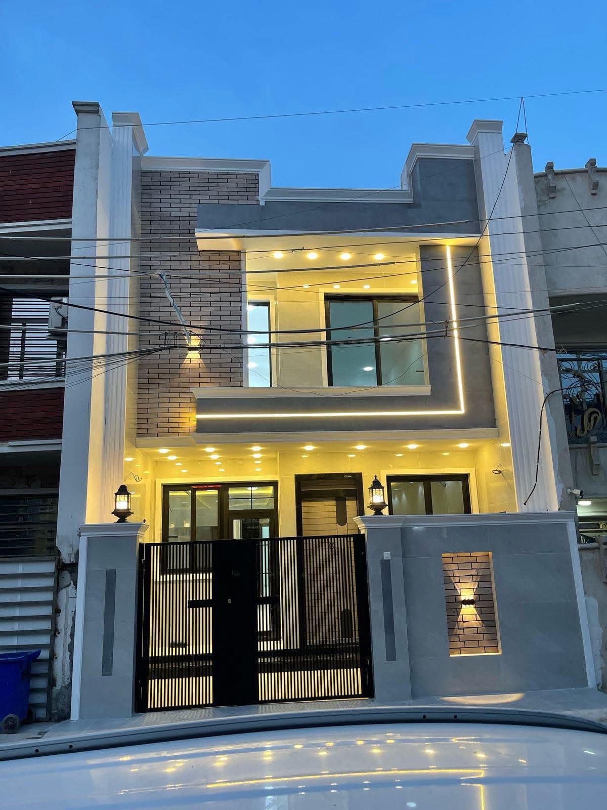 دار للبيع 120متر Vlp ثلاث طوابق 4غرف نوم سويت حي الجهاد الأساتذة  - Image 1