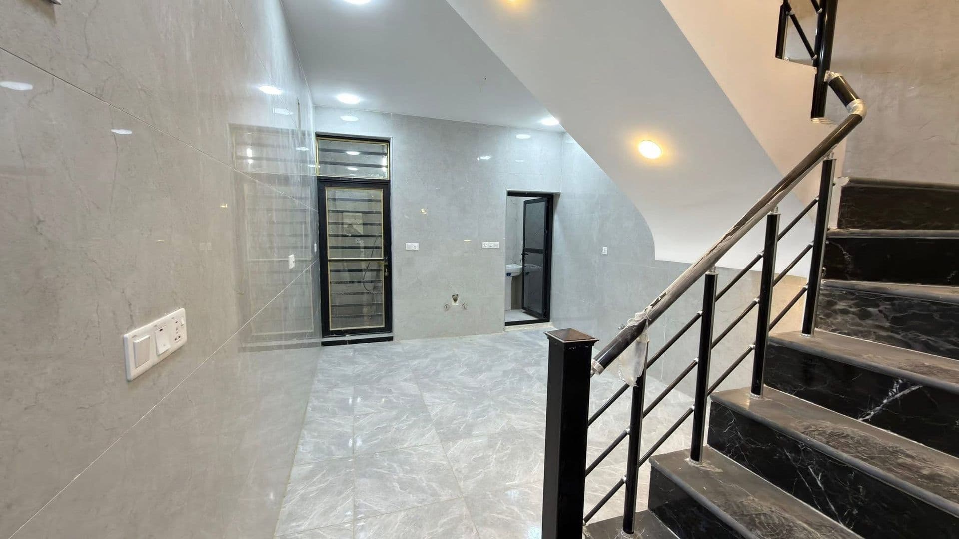 مشتمل للبيع حي الجهاد الشارقة مجاور مجمع النسيم  - Thumbnail 3