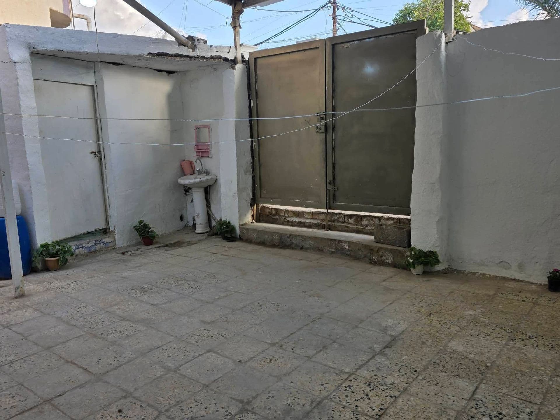 بيت للبيع - Image 1