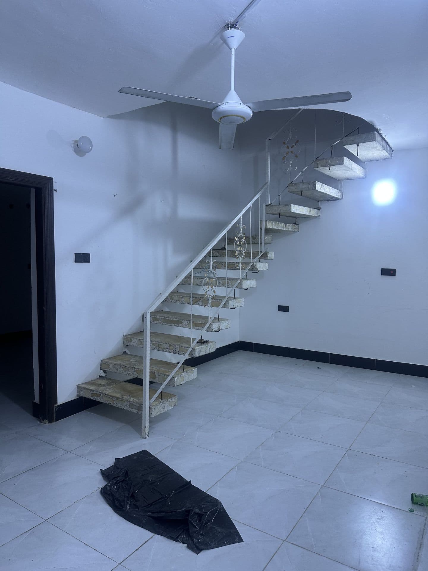 منزل في مجمع الأحرار السياسين  - Thumbnail 2