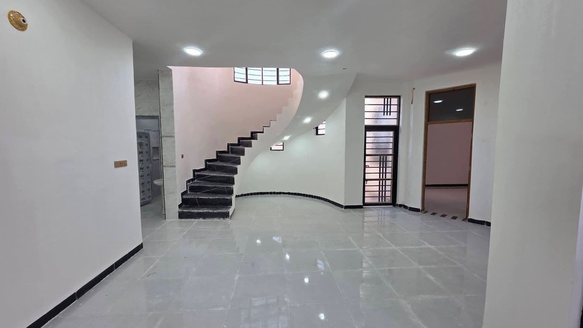 بيت للبيع - Image 1