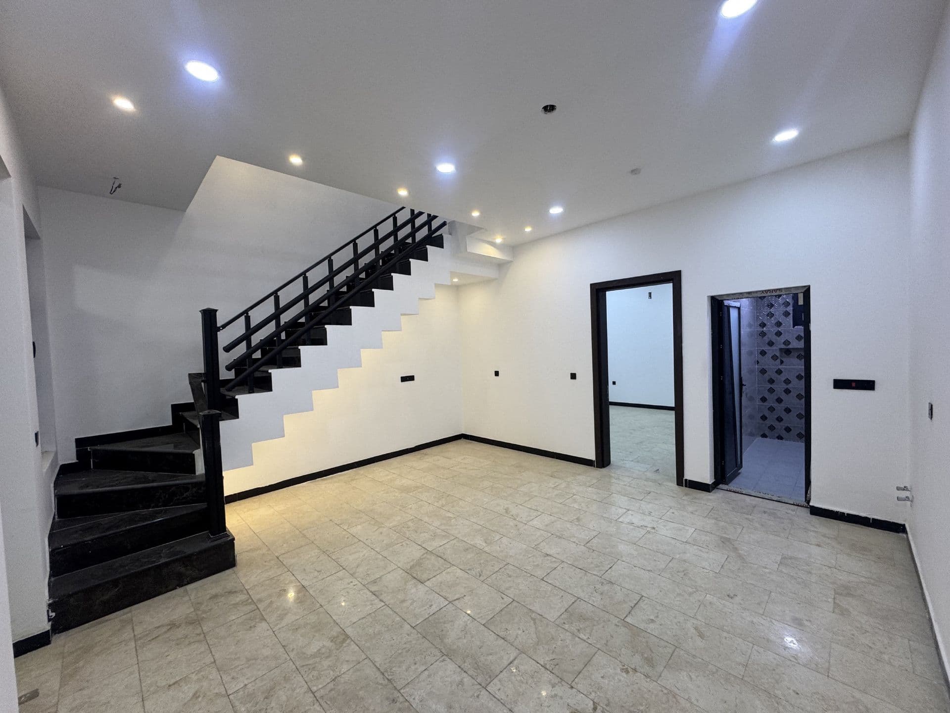 دار للبيع 150متر في حي الجهاد الضباط مربع الذهبي  - Thumbnail 7