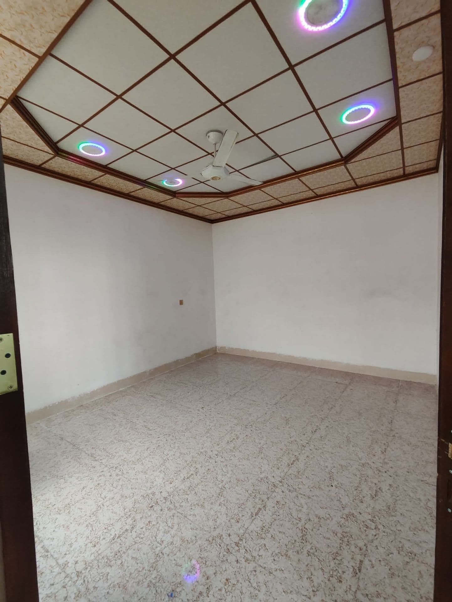 دار للبيع - Image 1