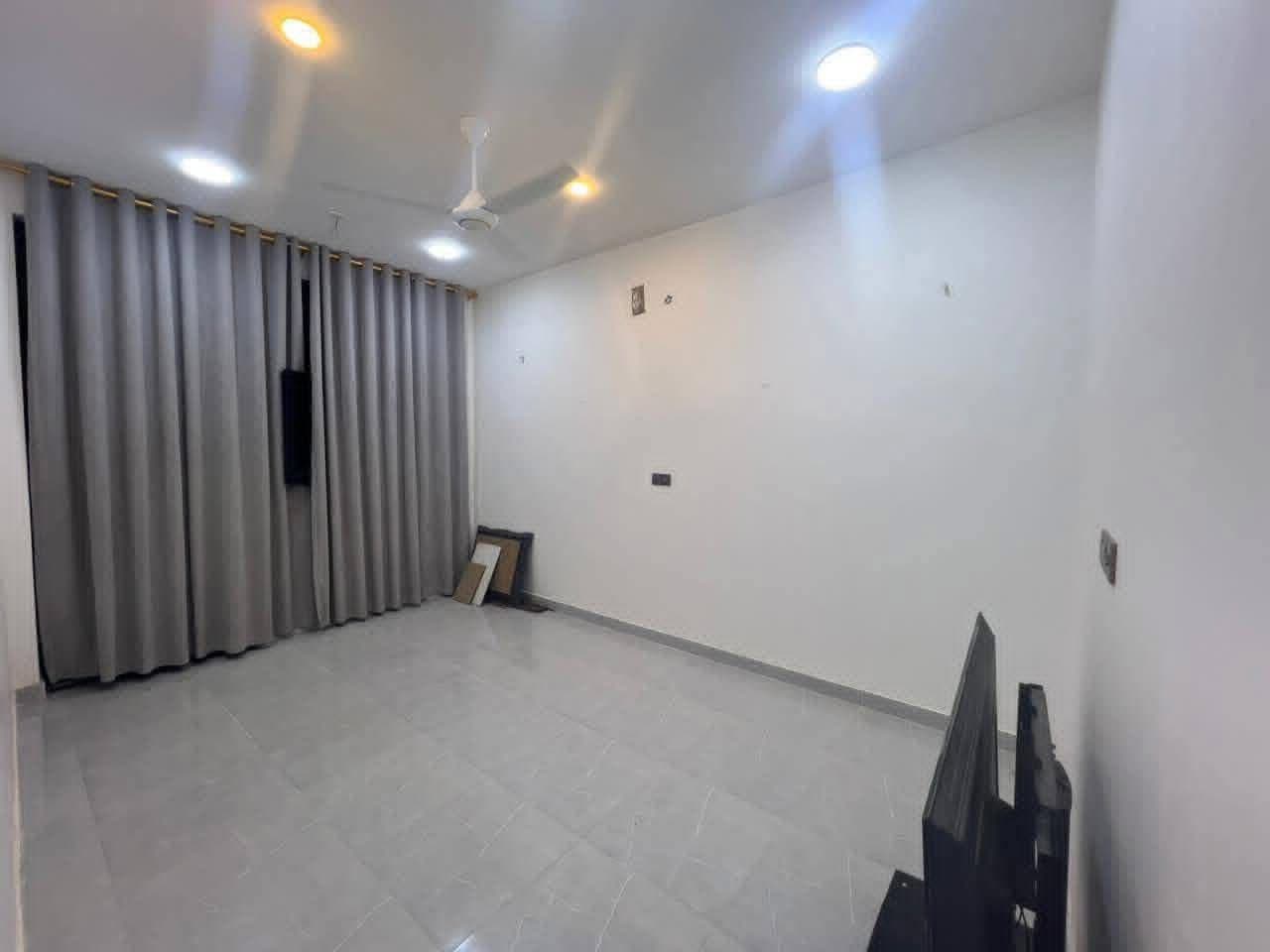 مشتمل للبيع - Image 1