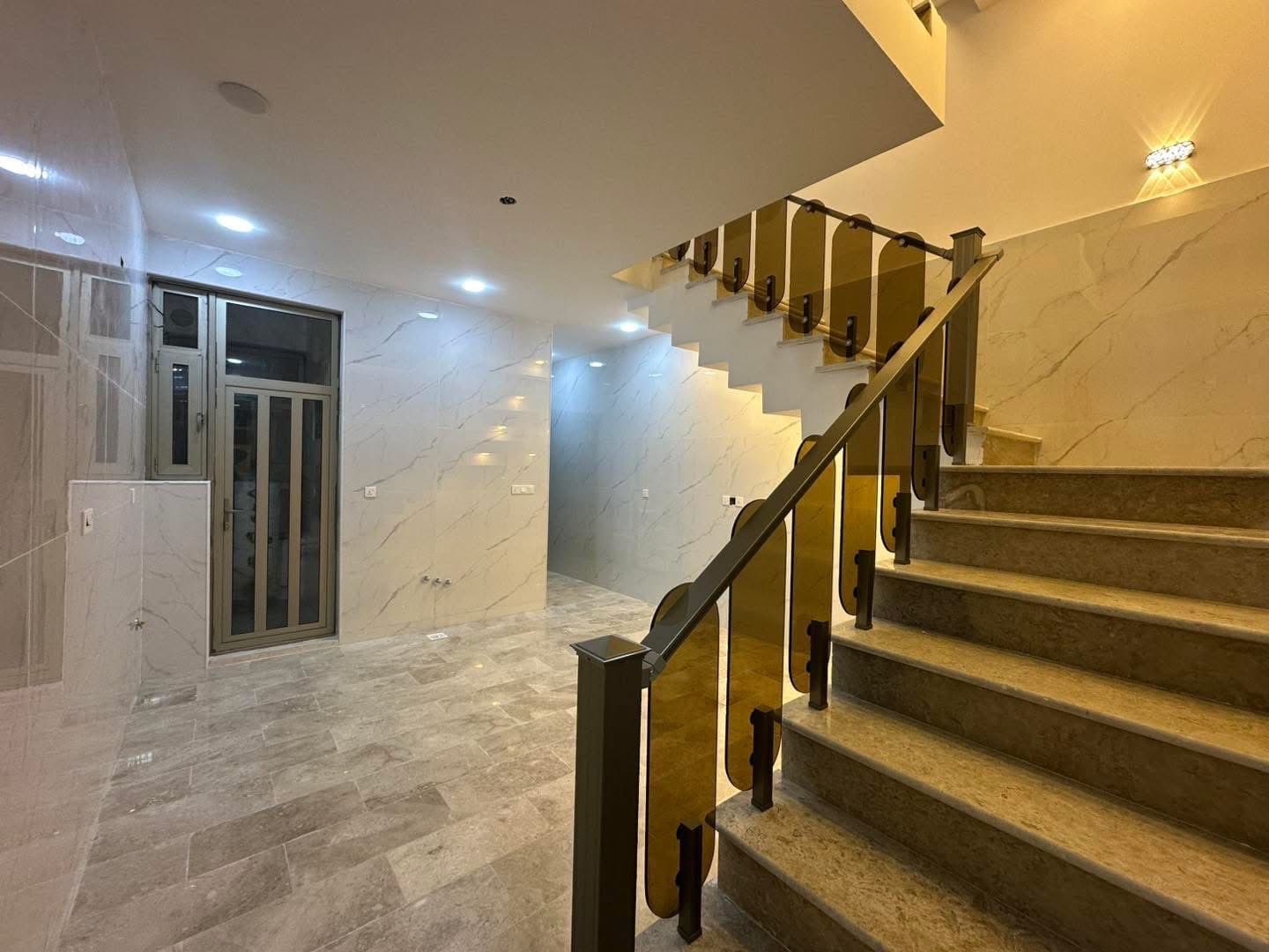 دار للبيع في حي الجهاد الرفاق الثانية خلف اربع شوراع  - Thumbnail 7