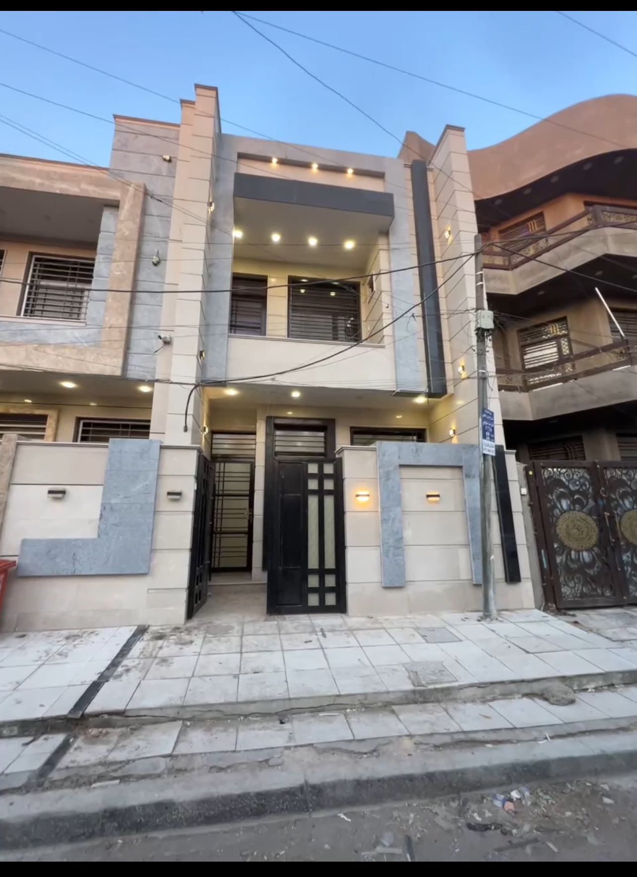 منزل طابقين 