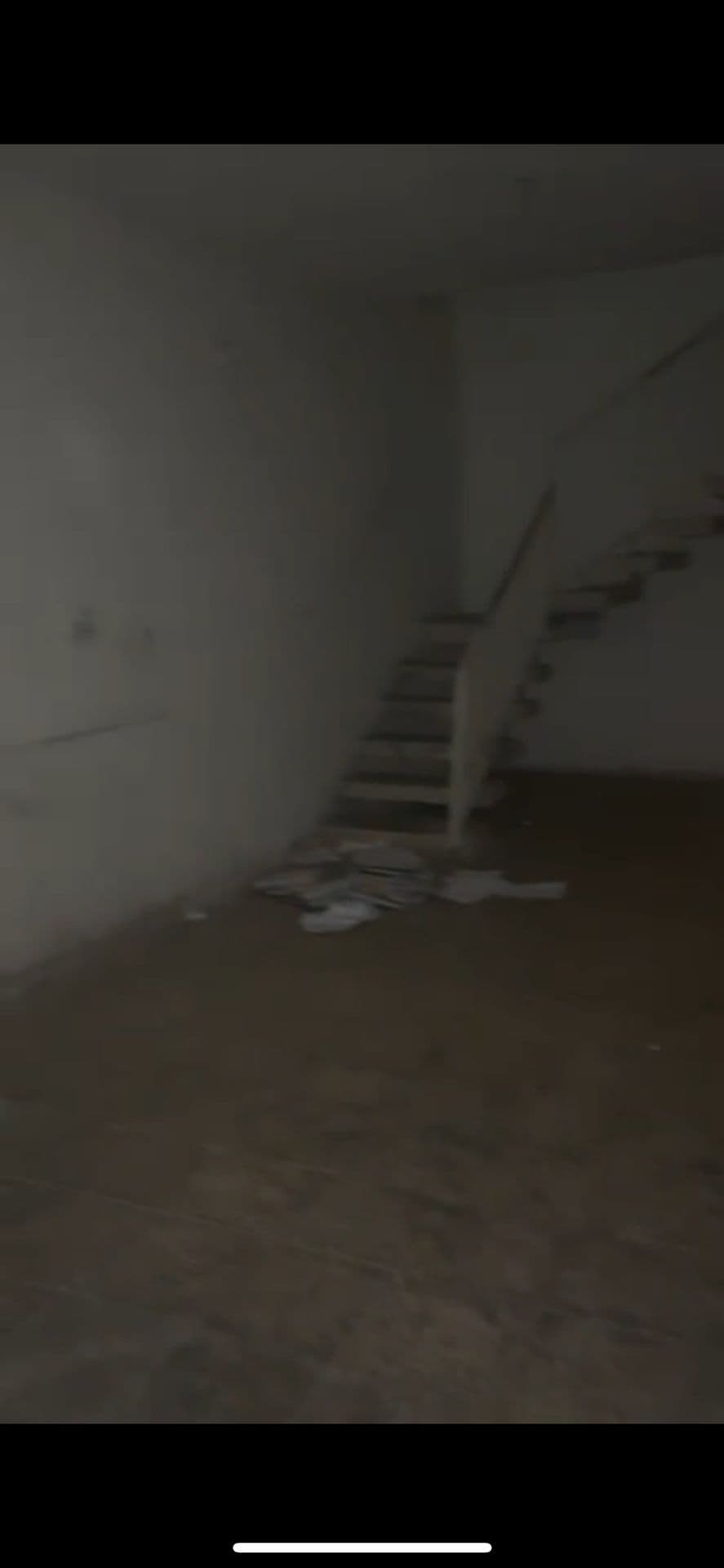 بيت يحتوي على غرفتين وصاله ومطبخ  - Image 1