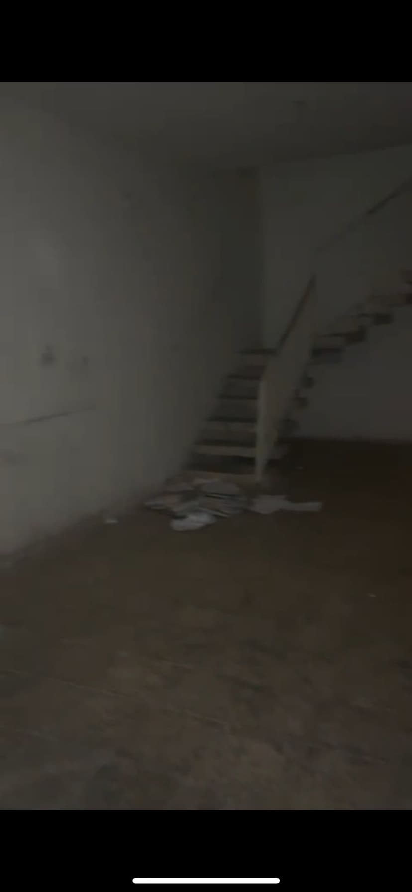 بيت يحتوي على غرفتين وصاله ومطبخ 