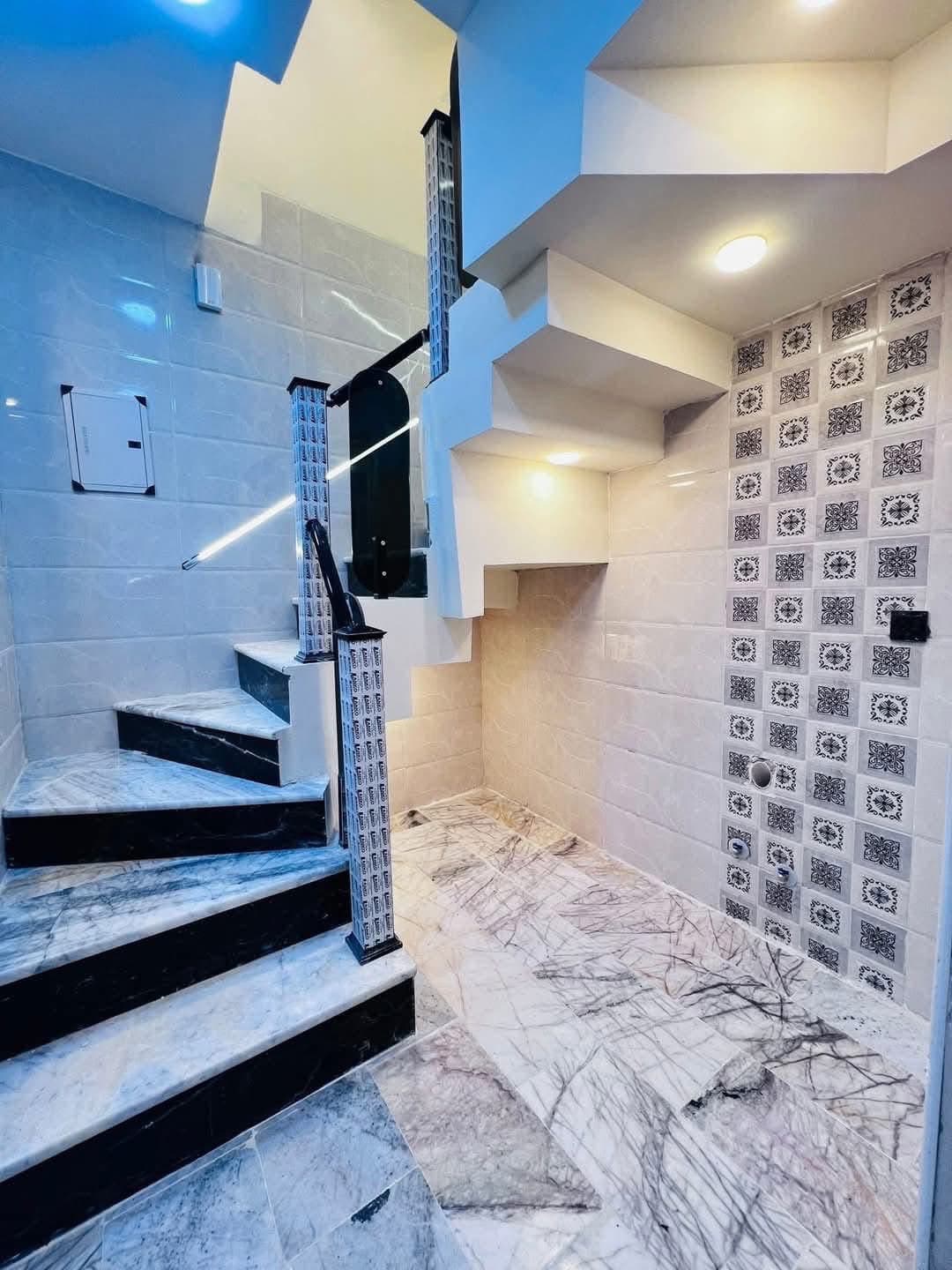 للبيع 55متر ثلاث طوابق حي الجهاد الضباط قرب اربع شوارع  - Thumbnail 5