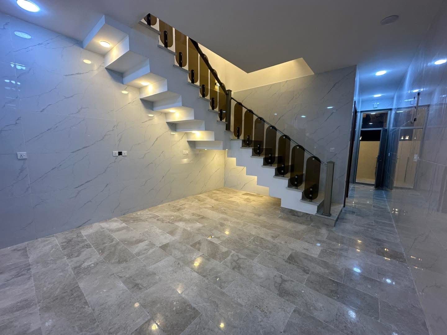 دار للبيع في حي الجهاد الرفاق الثانية خلف اربع شوراع  - Thumbnail 6