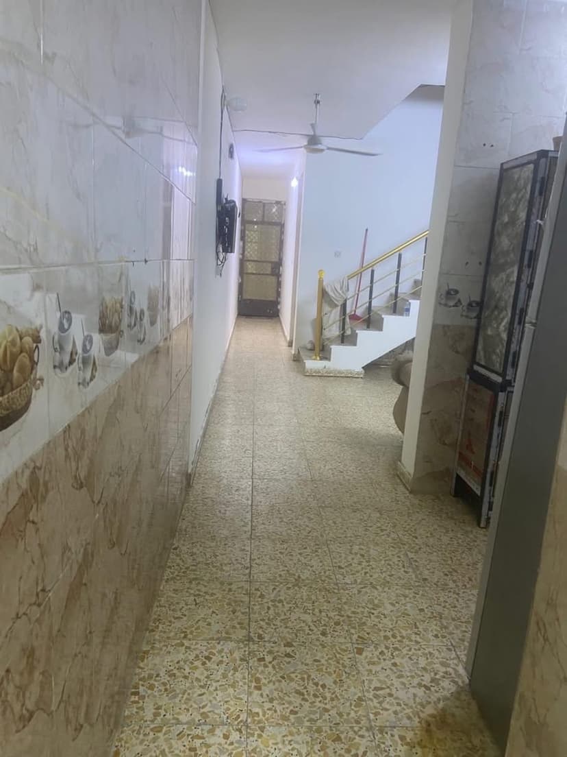 بيت طابق ونص 