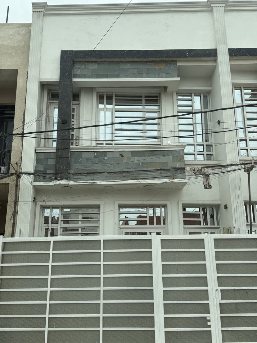 منزل طابقين