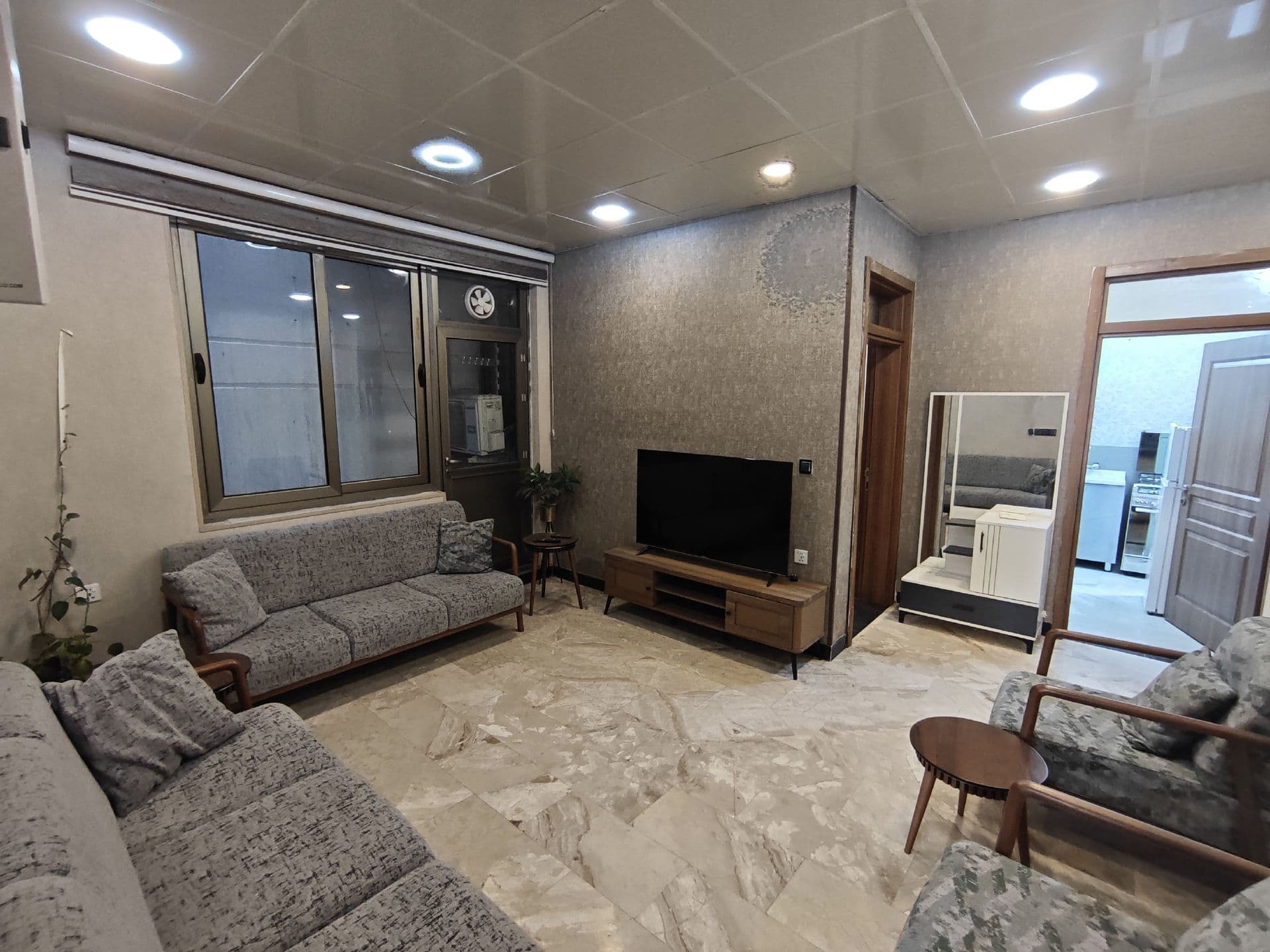 شقه للايجار في حي القادسيه - Thumbnail 2