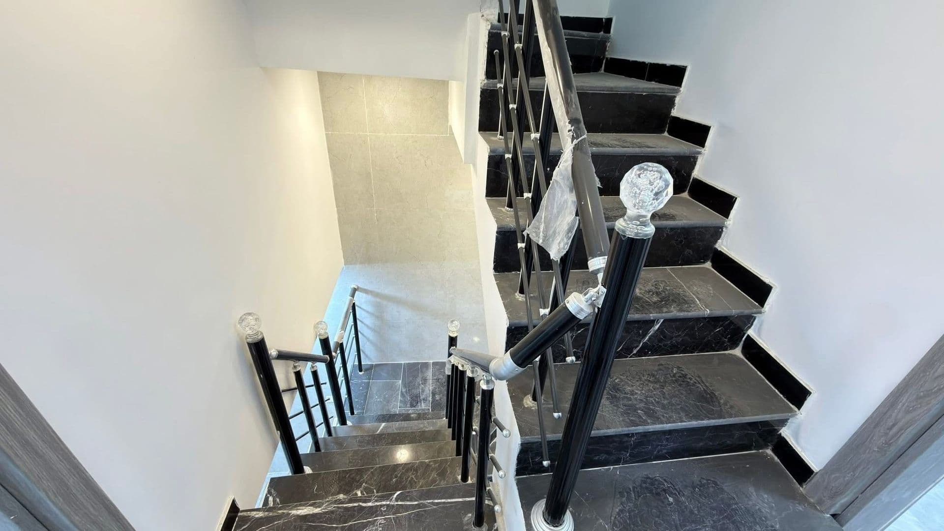 مشتمل للبيع حي الجهاد الشارقة مجاور مجمع النسيم  - Thumbnail 2