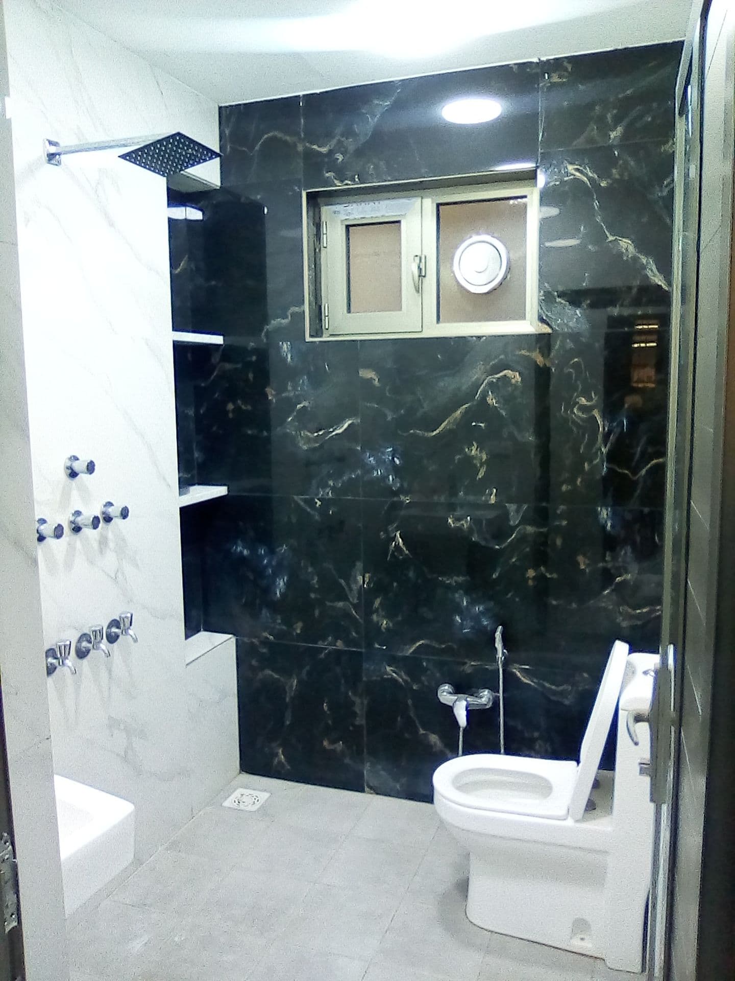 ثلاثه طوابق - Thumbnail 22