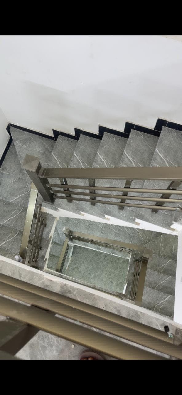 مشتمل ثلاث طوابق  - 2