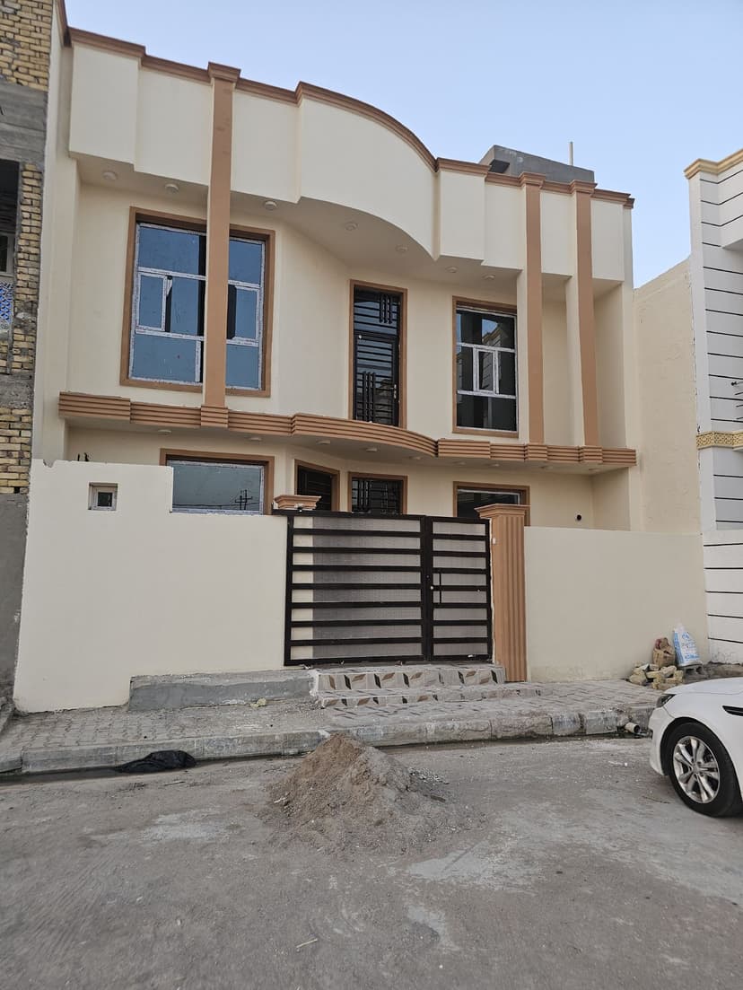 بيت سكني في حي الحورا