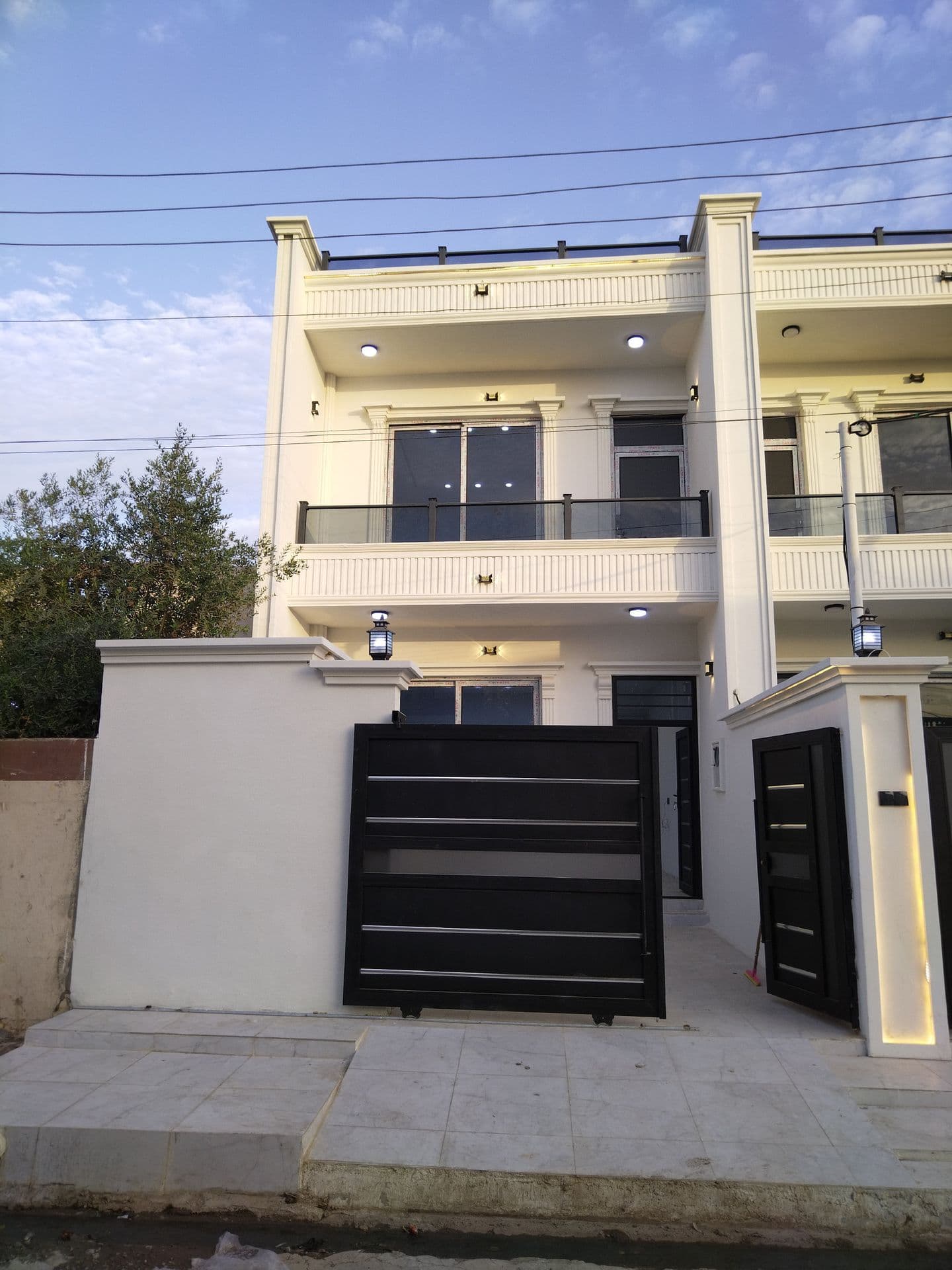 دار للبيع طابقين في منطقة حي العسكري  - Thumbnail 7