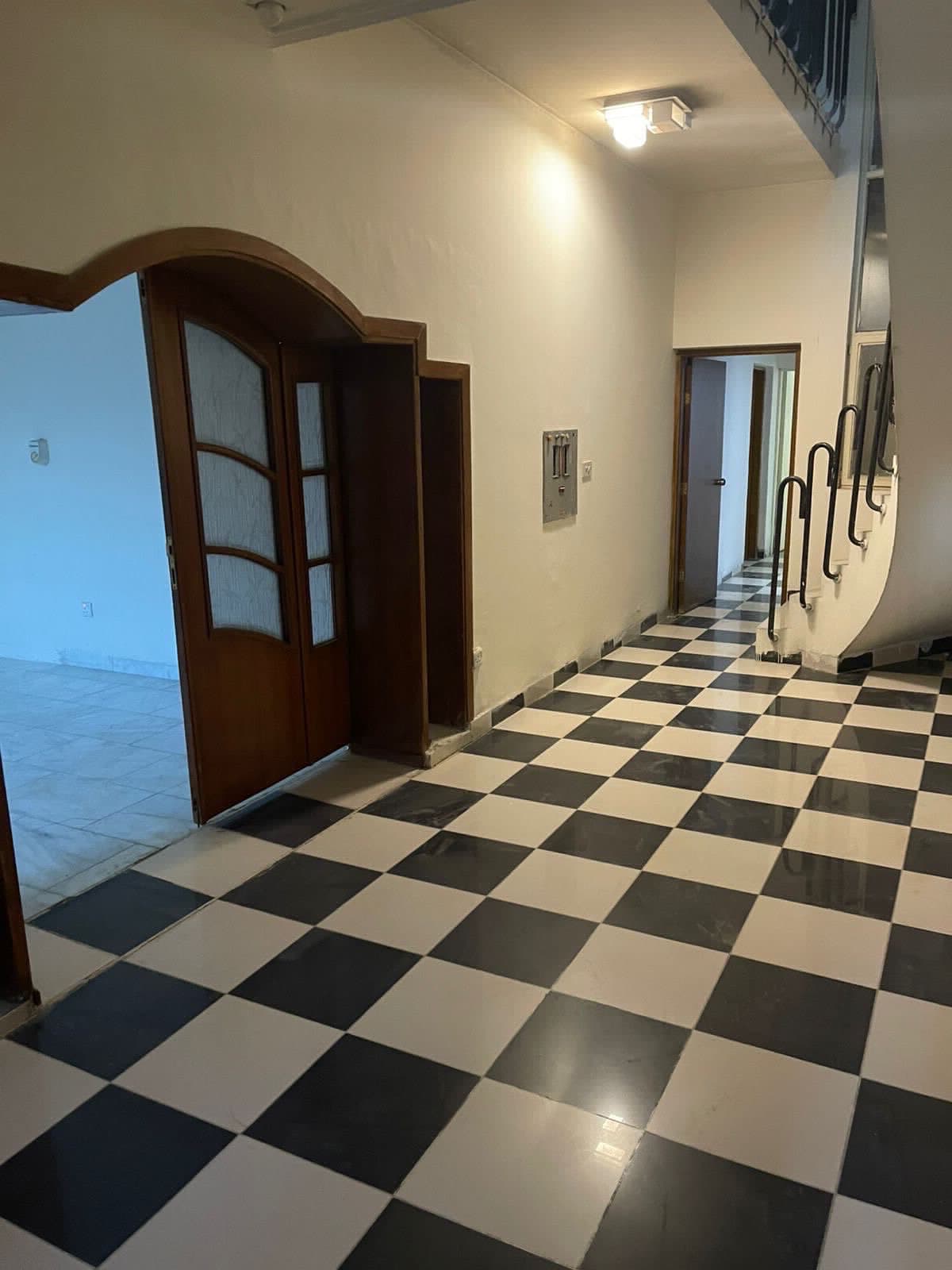 دار تجاري لشركات للايجار