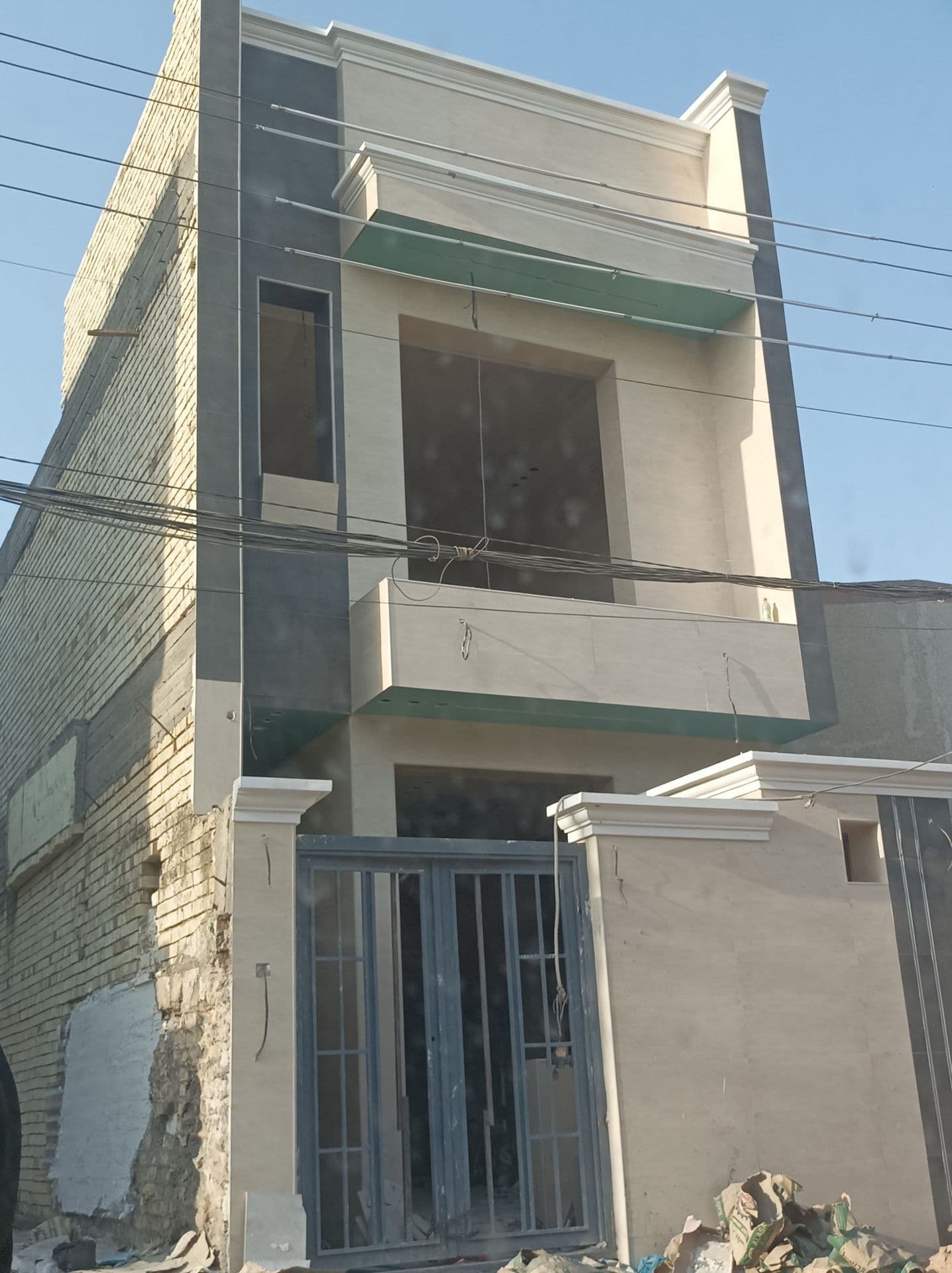 بيت آلة بيع 100م بناء حديث vip جديد 2025العدد الغرف 3 و الصحفيات 3 بيت متكامل من كل شئ 
