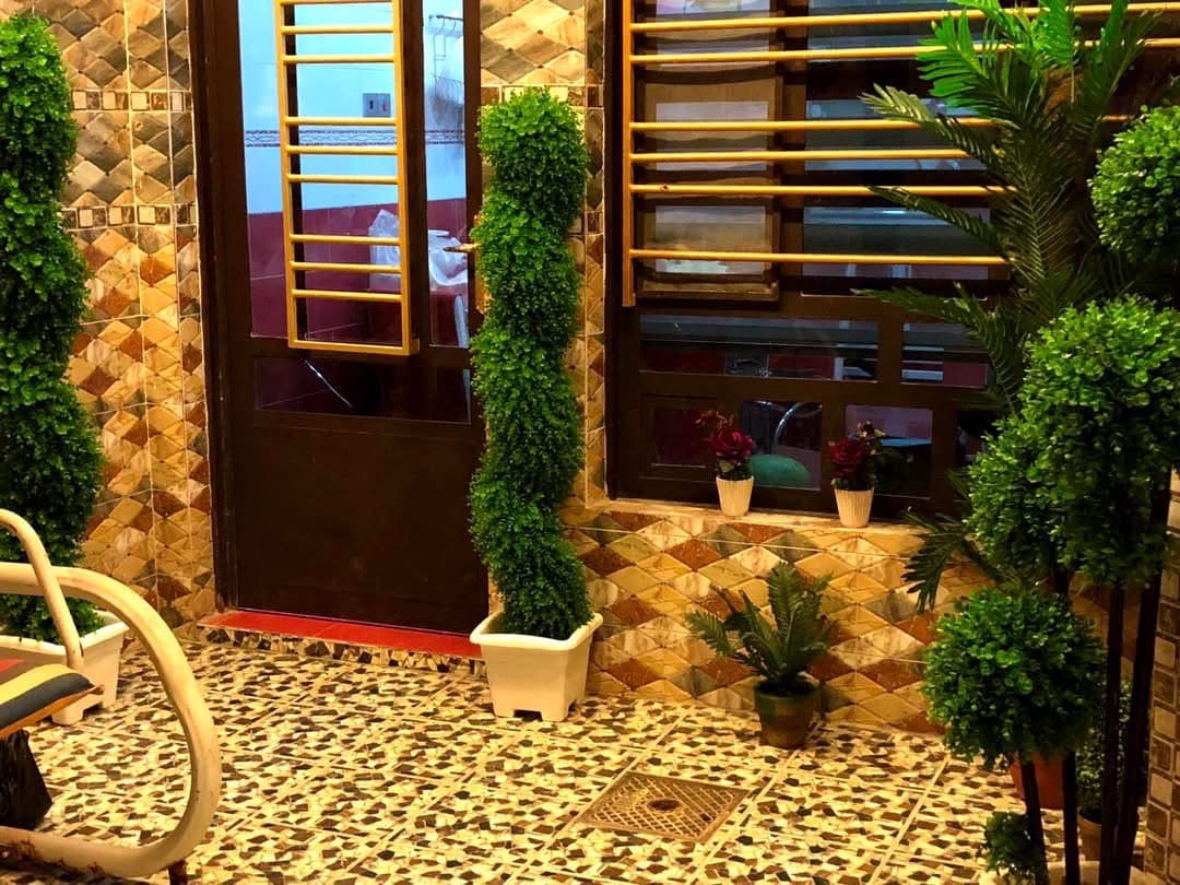 دار سكن للبيع في حي نزال قرب مطعم البادية - Image 1